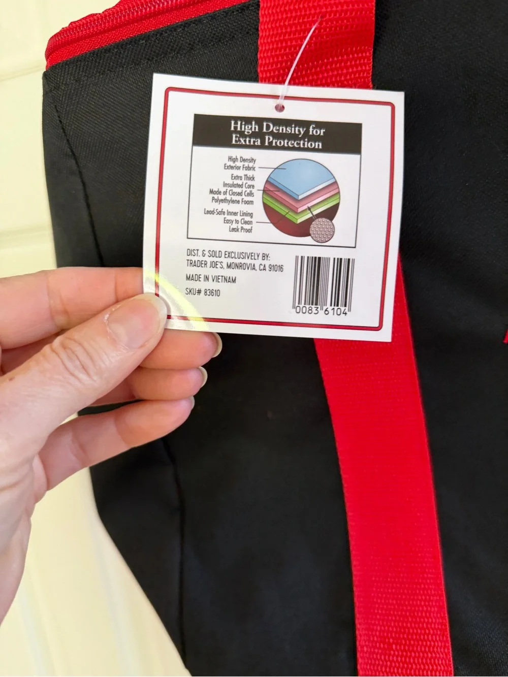 New Trader Joe’s Limited Large Reusable Insulated Bag Black & Red Tote 8 Gallons